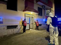Volla: Ferisce a coltellate la compagna