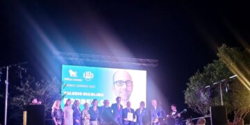 IL GALA’. Cala il sipario sulla VII edizione del “Premio Caivano”: straordinario successo per la kermesse promossa dall’associazione “Sveglia Caivano”