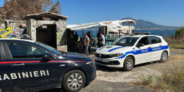 Castellamare: È lotta delle forze dell’ordine agli abusivi delle spiagge