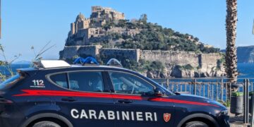 Ischia: Controlli dei Carabinieri ai turisti, coppia con documenti falsi