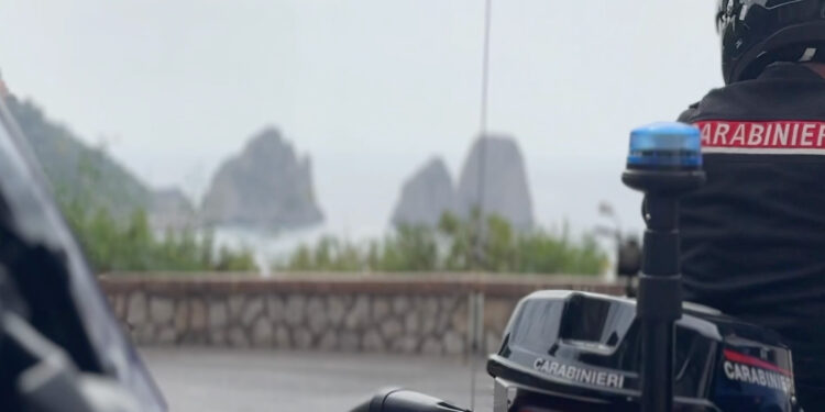 Capri: Coppia di turisti dello Sri Lanka , fermati all’imbarco per furto