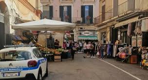 Torre del Greco: Controlli delle forze dell’ordine a venditori ambulanti di alimenti