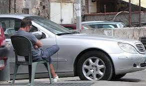 Napoli: Corso Meridionale, parcheggiatore abusivo manda in ospedale i Carabinieri
