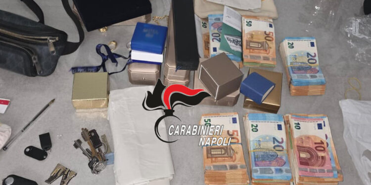 Grumo Nevano : Arrestato operatore ecologico per spaccio di droga