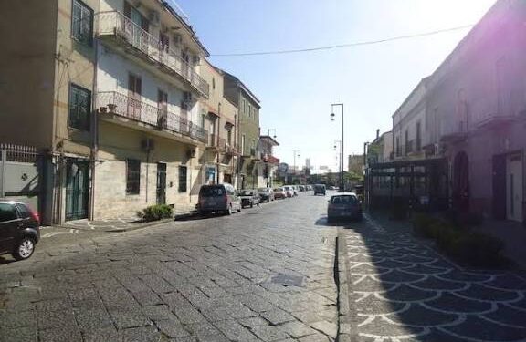 Pollena Trocchia: Incendia la casa della ex e poi si consegna ai Carabinieri