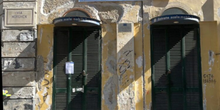 Vomero:La Scala mobile Scarlatti ferma da giorni, difficoltà per turisti e residenti
