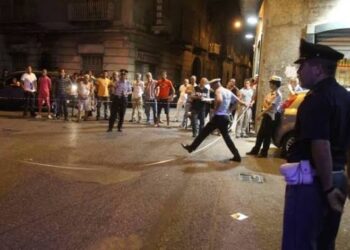 Afragola: Sparatoria nella notte tre feriti e 15 bossoli