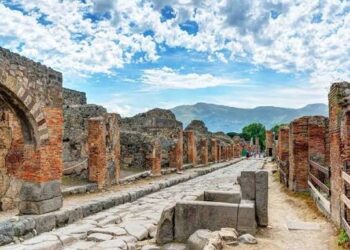 Pompei : Turista statunitense trafuga dagli Scavi denunciato