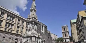 Napoli: Cameriere aggredisce ragazzini e Carabinieri