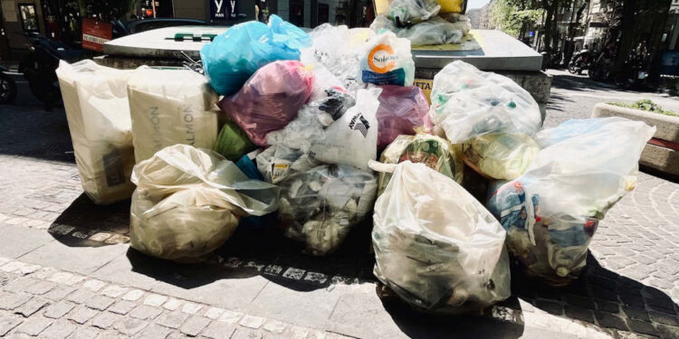 Vomero: In Via Scarlatti, monta la polemica sui contenitori della spazzatura
