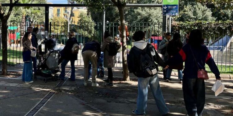 Napoli: Parco Mascagnanon riapre per manutenzione, delusione tra gli utenti