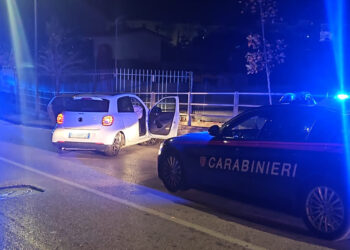 Massa di Somma:Inseguito dai Carabinieri si schianta sul guard rail