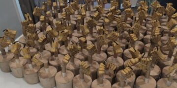 Barra: Botti illegali e soldi falsi, mix giusto per un arresto
