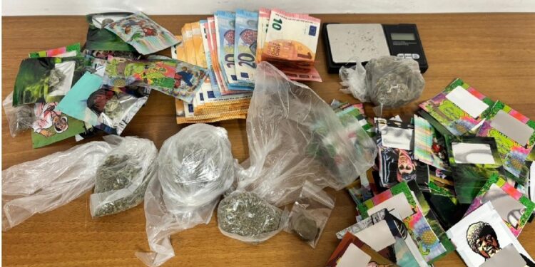 San Giovanni: Preso Pusher in Via Martirano nei pressi di una scuola
