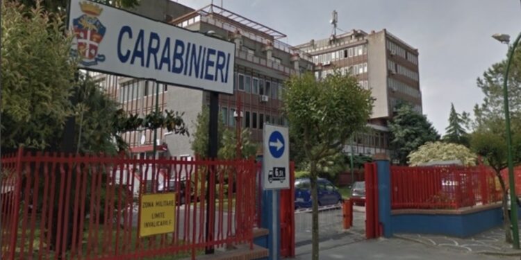 Casoria: 24enne si presenta in caserma per obbligo firma con pistola in tasca