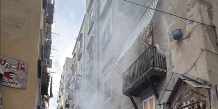 Quartieri Spagnoli: Incendio all’alba, una ventina gli intossicati