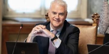 Il ministro Zangrillo annuncia una rivoluzione: Basta Isee, carta d’identità valida sempre, tessera elettorale digitale