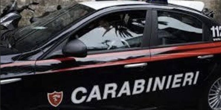 Napoli: L’ira della gelosia, coltellata al compagno della ex