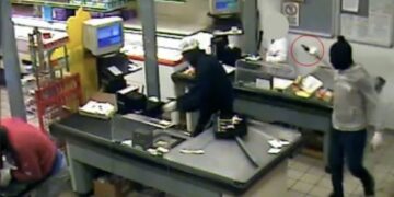 Casandrino: Presi tre autori di una rapina ad un supermercato