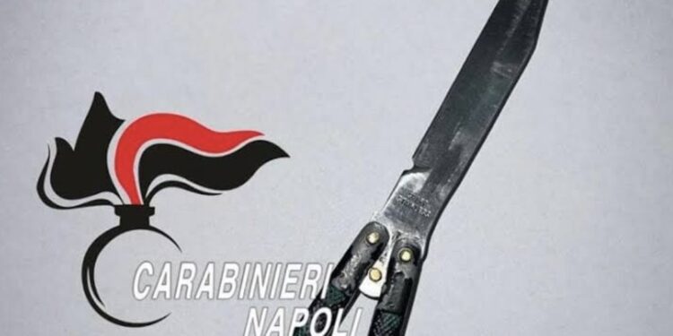 Gragnano: 15enne fermato dai Carabinieri con coltello di 12 cm