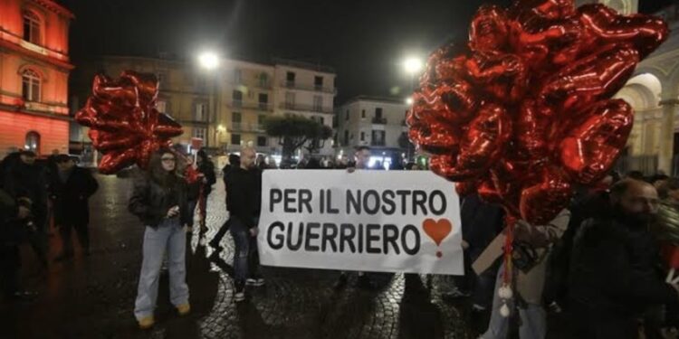 Nola : Fiaccolata per il piccolo Domenico in piazza Duomo