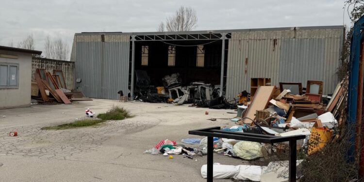 Acerra: Sequestrata una discarica abusiva di 4000 mq
