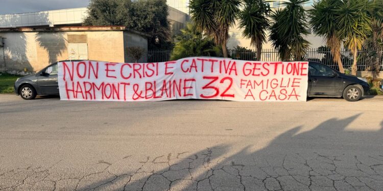 IL CASO. Caivano, sciopero dei dipendenti dell’azienda Harmont & Blaine per i 32 licenziamenti