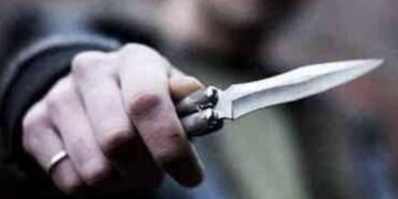 Napoli: 13enne in sella ad un scooter senza patente ma con un coltello di 15 cm