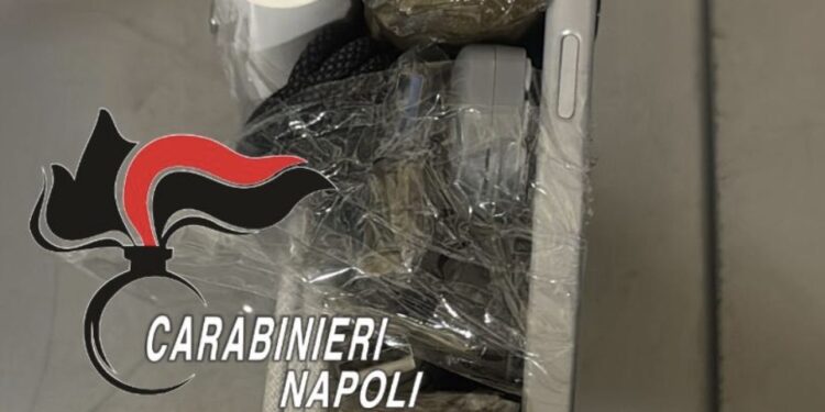 Napoli: Zona San Carlo -Arena , piovono telefoni