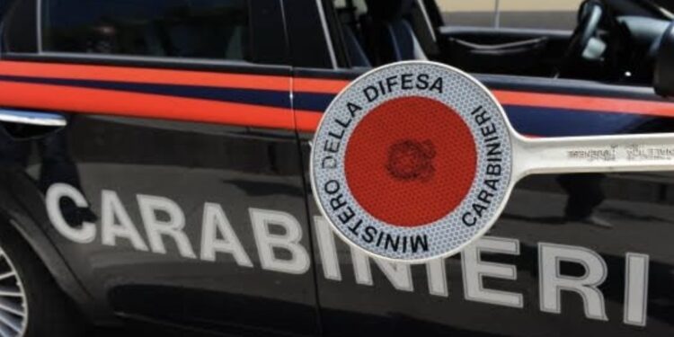 Casoria: Si barricano in auto dopo inseguimento dei carabinieri, arrestati
