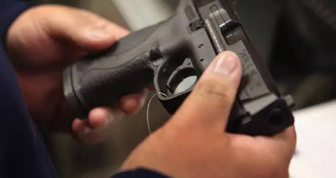 Poggioreale : Uomo custodiva la pistola nel sottoscala