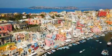 Procida: Tentata violenza alla vicina di casa alle prime luci dell’alba