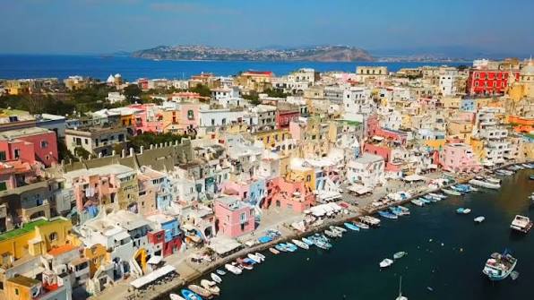 Procida: Tentata violenza alla vicina di casa alle prime luci dell’alba