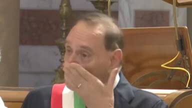 Benevento: Mastella annuncia commosso in pubblico di essere malato