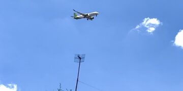 Vomero: Troppi passaggi di aerei sul cielo vomerese, monta la protesta