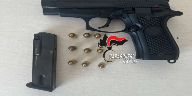 Frattamaggiore: Carabinieri sequestrano una pistola e arrestano il possessore