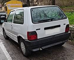 Torre Del Greco: Sfreccia su una Fiat Uno con pistola a bordo, finisce ai domiciliari