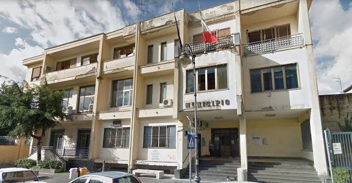Frattaminore: Alla vigilia del consiglio comunale si prospetta il pre-dissesto finanziario per lโente