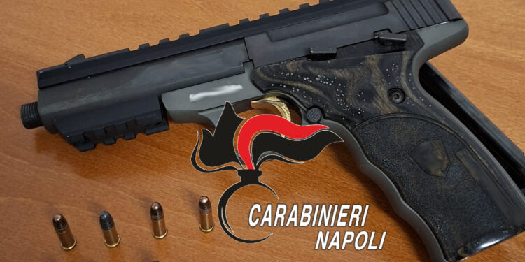 Pozzuoli: 61enne arrestato in possesso di droga ed arma da fuoco