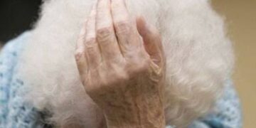 Gragnano: Nipote 30enne ai domiciliari picchia la nonna con la scopa