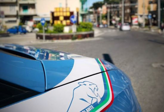 Arenaccia : 20 enne trovato con droga e soldi in Via Martiri D’Otranto