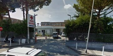 Giugliano: Familari paziente deceduta irrompono nelle stanze dove i sanitari avevano tentato di salvare la donna
