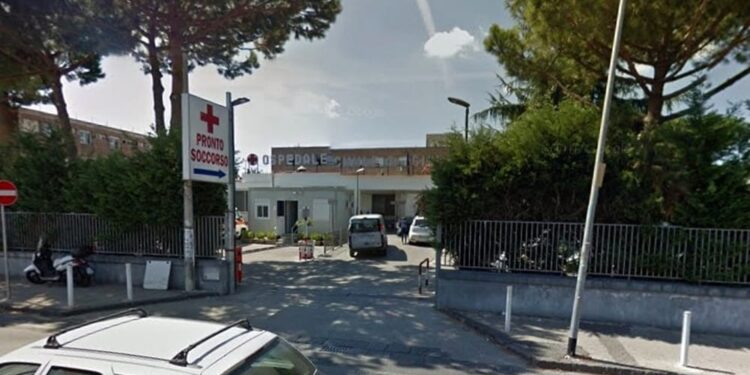 Giugliano: Familari paziente deceduta irrompono nelle stanze dove i sanitari avevano tentato di salvare la donna