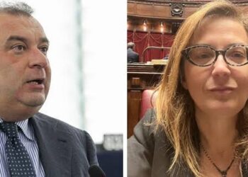Forza Italia , congresso confermato per il 9 settembre ma è fronda interna