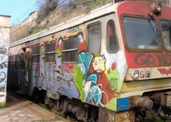 Circumflegrea, treni fermi causa furti