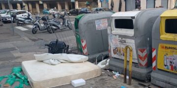 Vomero al collasso igienico sanitario in Via Ribera