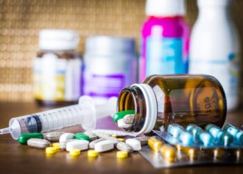 Ischia: Conserva droga nei contenitori dei medicinali, arrestato 38enne