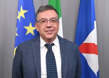 Regione Campania: I consiglieri del cdx occupano gli uffici di Manfredi
