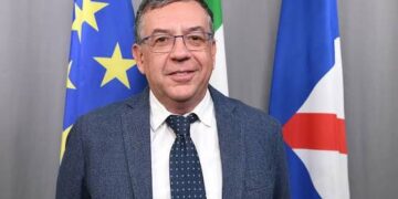 Regione Campania: I consiglieri del cdx occupano gli uffici di Manfredi
