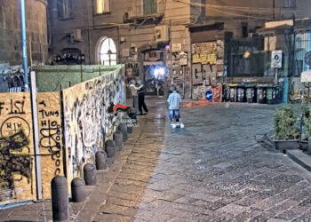 Piazza del Gesù: Due tunisini fanno rapina e il giorno dopo si ripresentano sul luogo del reato